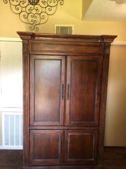Armoire in excellent condition