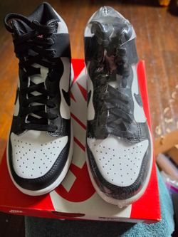 Dunk High Black and White Sneakers