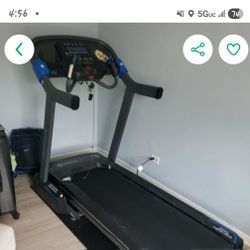 Horizon 7.0 AT Treadmill in great condition