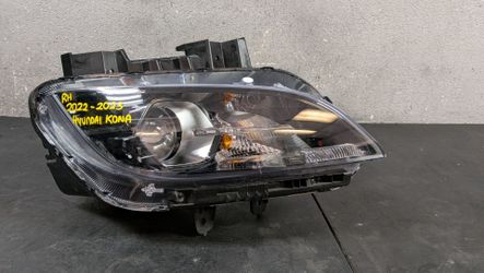 2022-2023 HYUNDAI KONA RIGHT HEADLIGHT OEM USED #10734