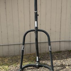 Everlast heavy bag stand