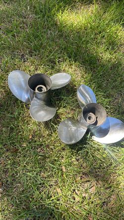 Boat propellers pair
