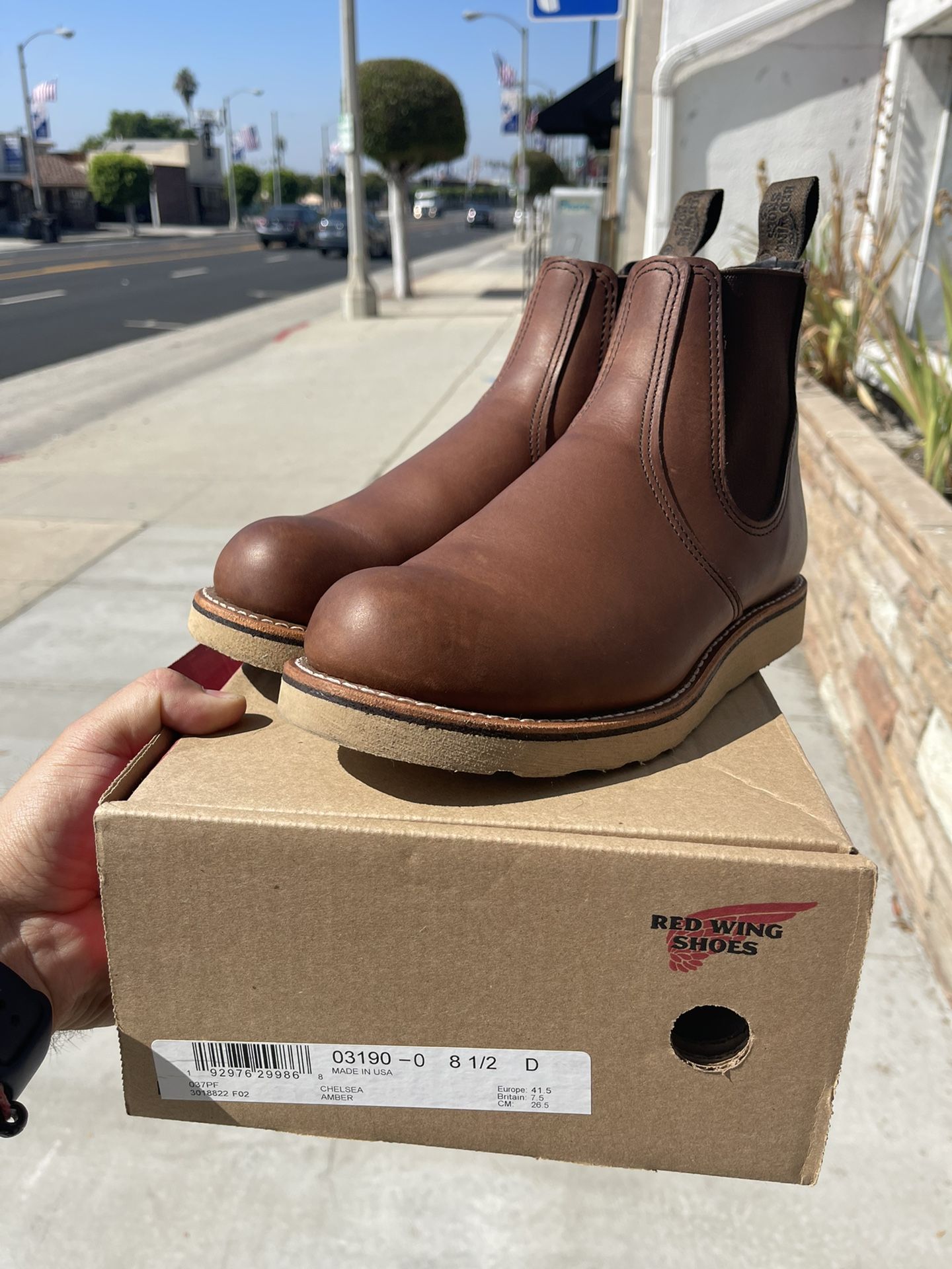 Red  Wing Classic Chelsea Boot Sz8.5