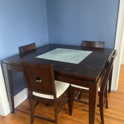 Dining room High top Table And 4 Chairs