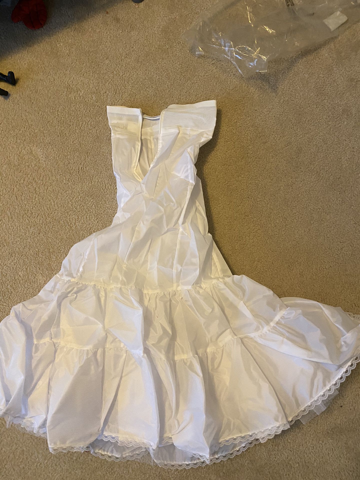David’s bridal size 6 skirt to wear under dress