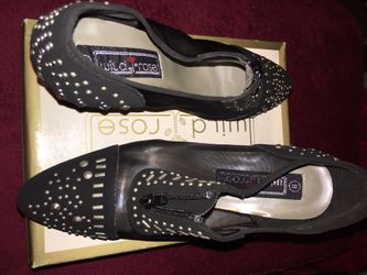 NIB Wild Rose Black Heel Shoe