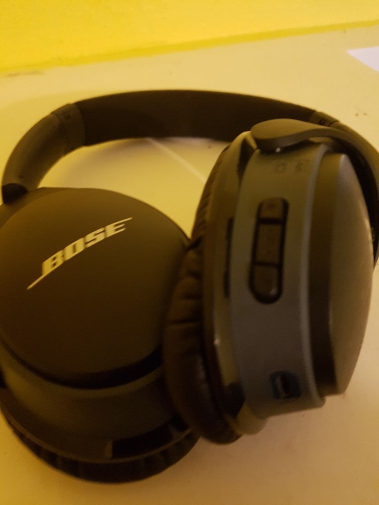 Bose Bluetooth wireless headphones
