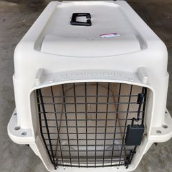 Bargain hound pet travel kennel For Sale