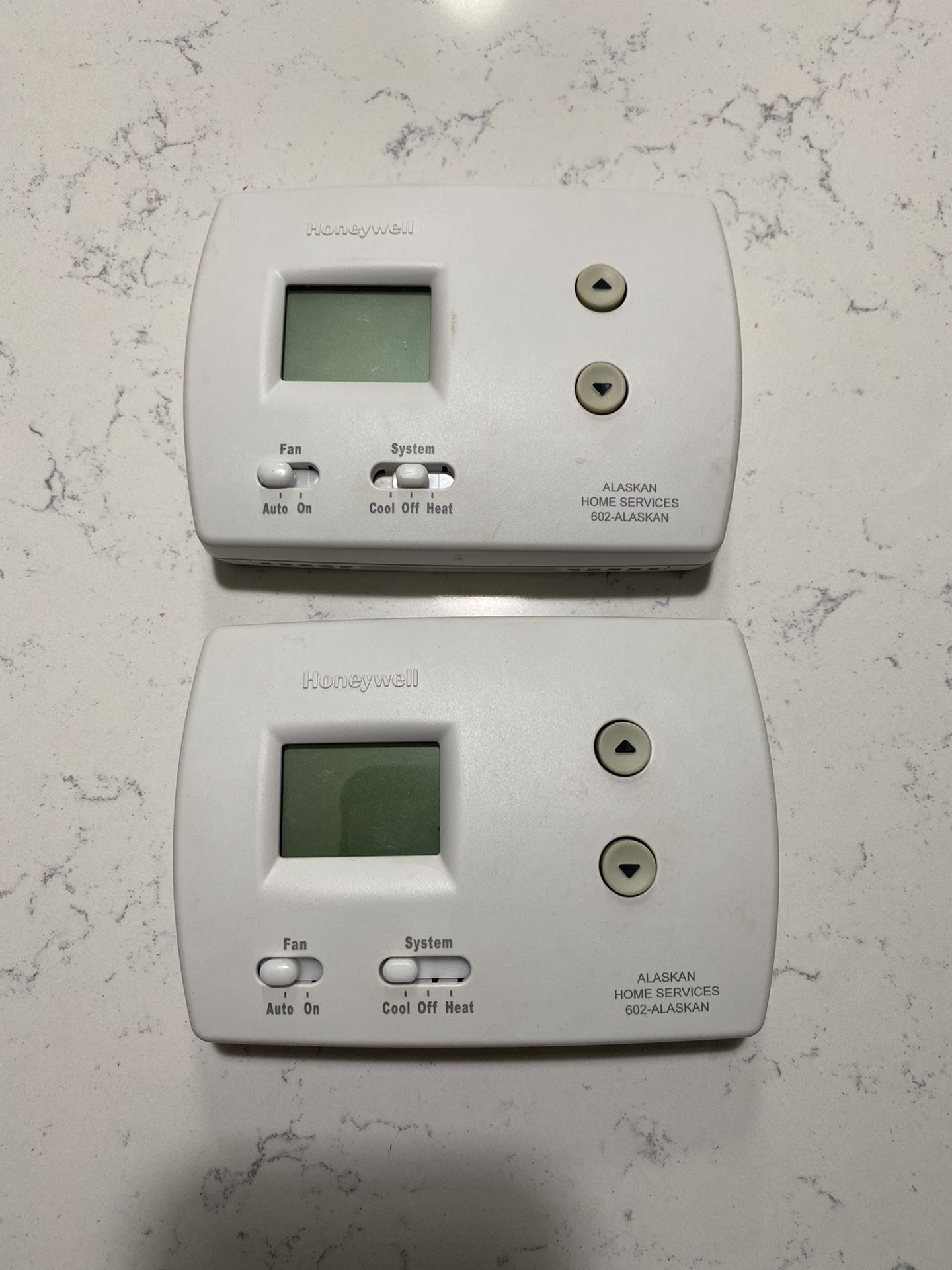 Honeywell Pro Non-Programmable, 1H/1C, Standard Display Thermostat