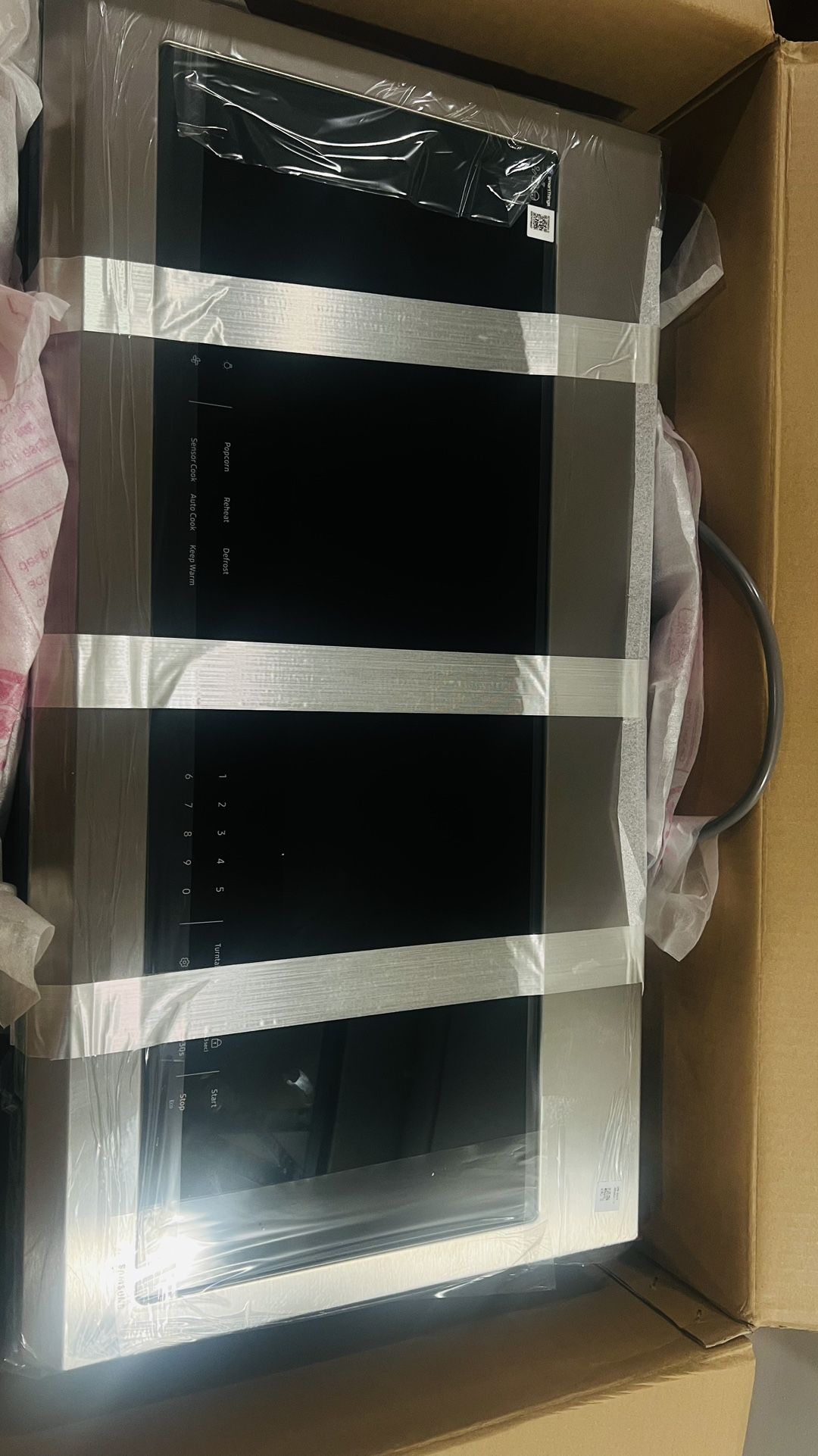 Samsung 2.1-cu ft Over-the-Range Microwave with Sensor Cooking