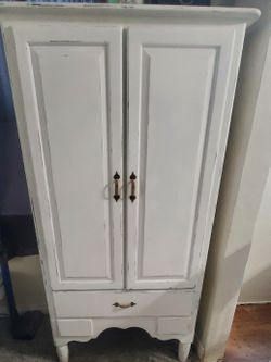 Vintage Farm House Wardrobe 