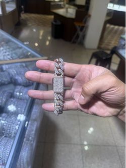 Cuban link bracelet Rose gold 14k 120 grams 20 carats vs quality Natural diamonds