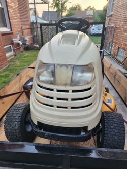 Riding lawnmower