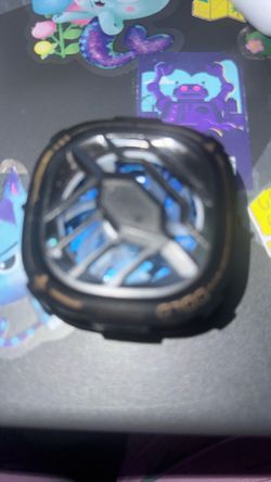 Gaming fan for phone has MagSafe you can use any charger