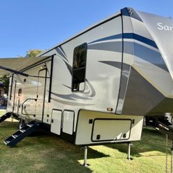 2021 Bunkhouse Fifthwheel Trailer 