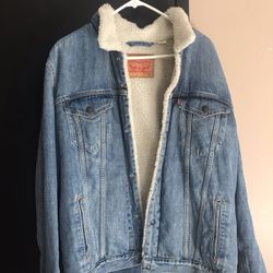 Levi Jacket Used Like New