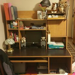 Desk with (removable) hutch - (Contents Not Included)