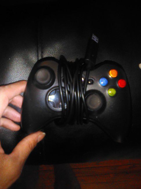 Black Wired Xbox 360 Controller