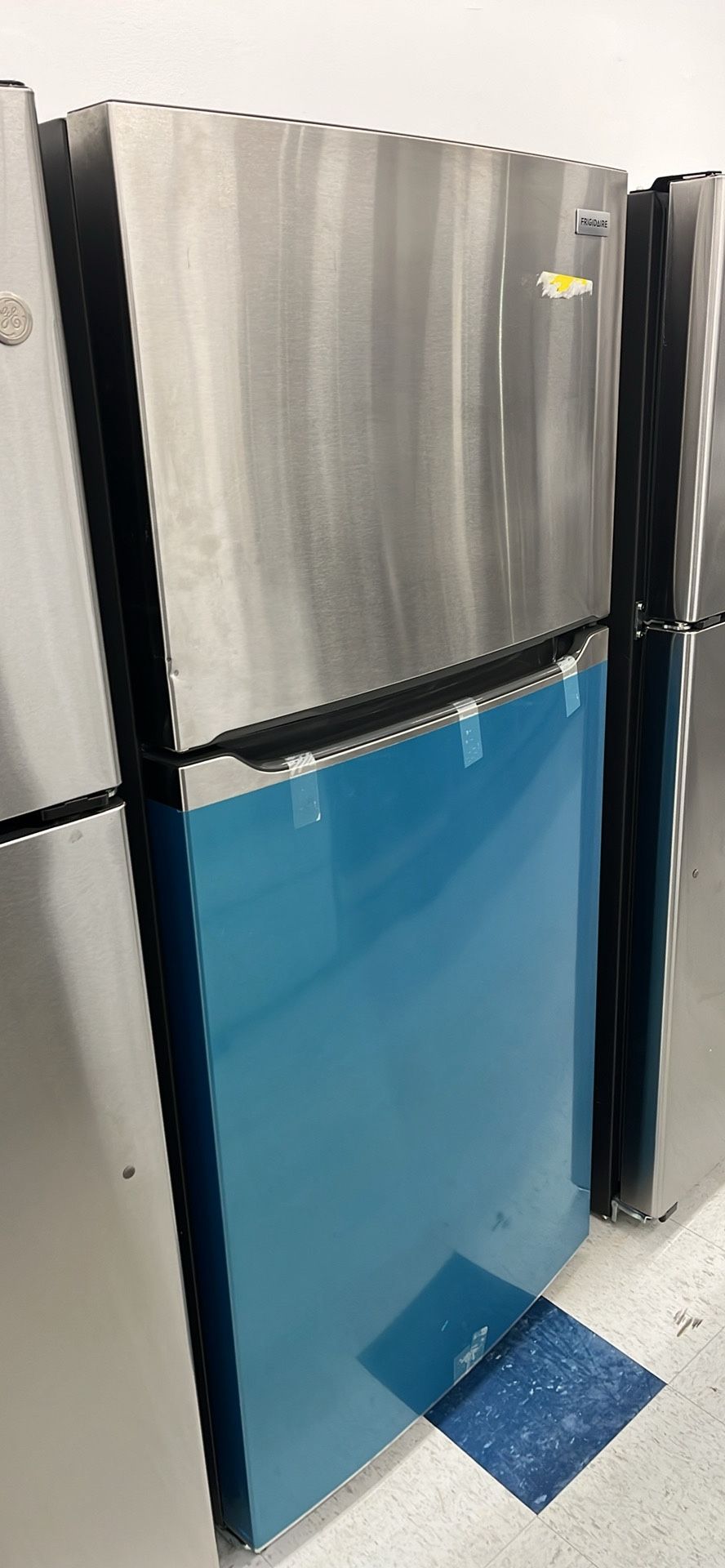 32 in. 20 cu. ft. Garage Ready Top Freezer Refrigerator in Stainless Steel