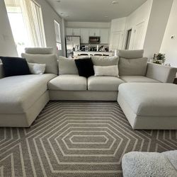 Modern Beige Sectional Sofa w/ Storage – Great Condition