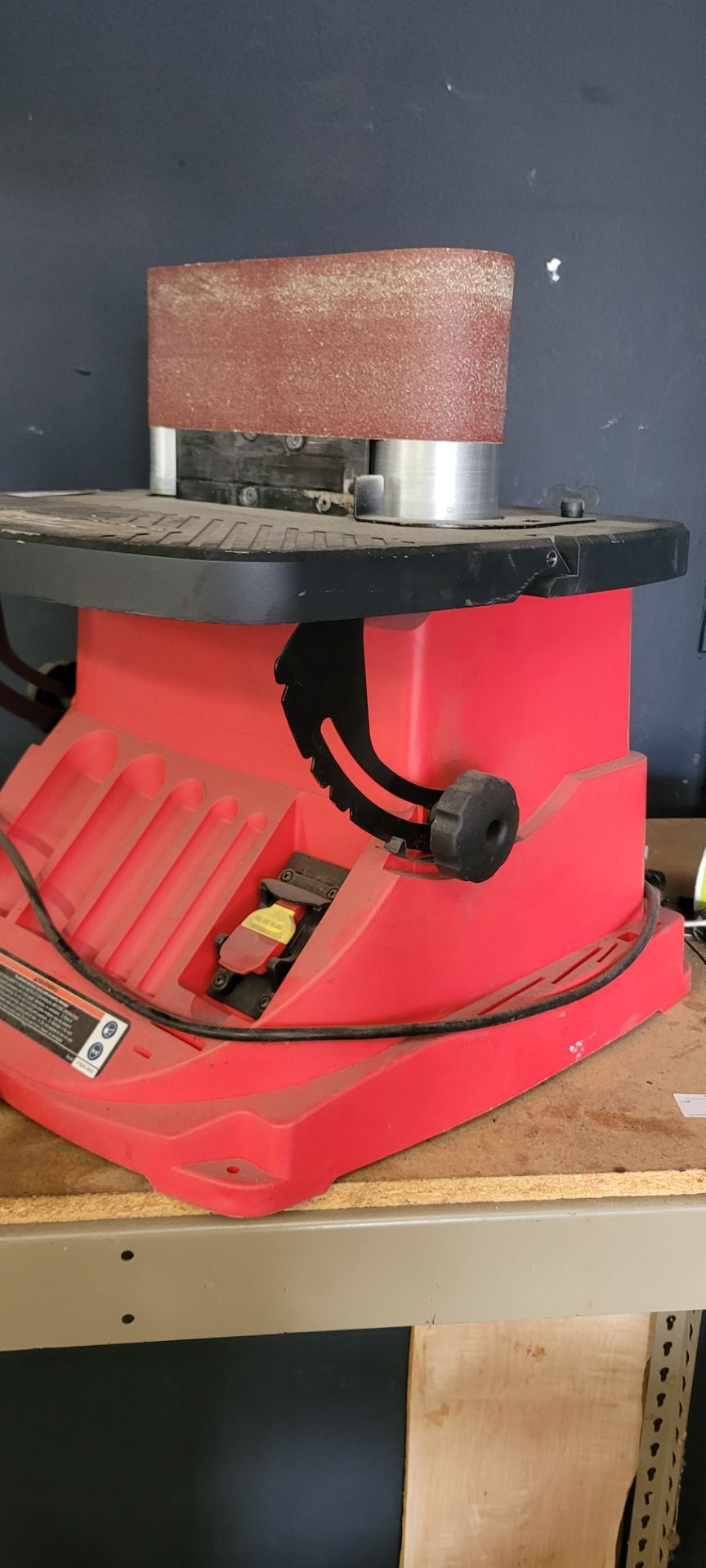 Oscillating belt sander