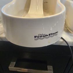 Cat or Small Dog Water Feeder 