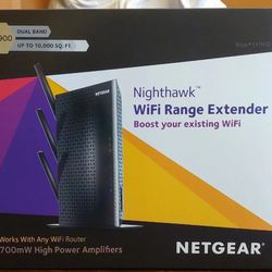 Netgear Nighthawk AC1900 WiFi Mesh Extender.