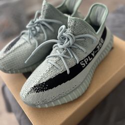 Yeezy 350 V2 