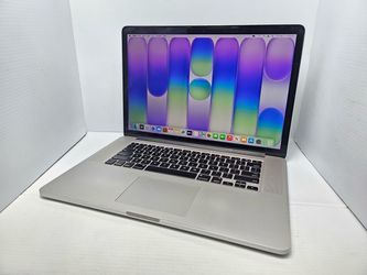 Apple MacBook Pro 15.4" Laptop with Retina Display