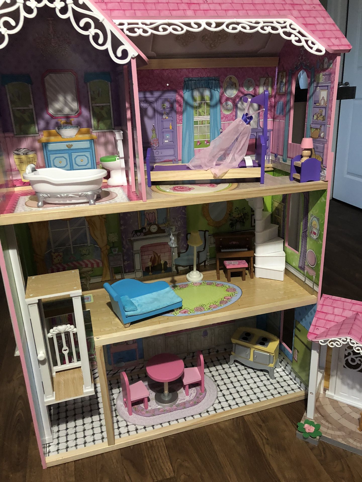 Kidkraft Grand Estates Dollhouse for Sale in Londonderry, NH - OfferUp