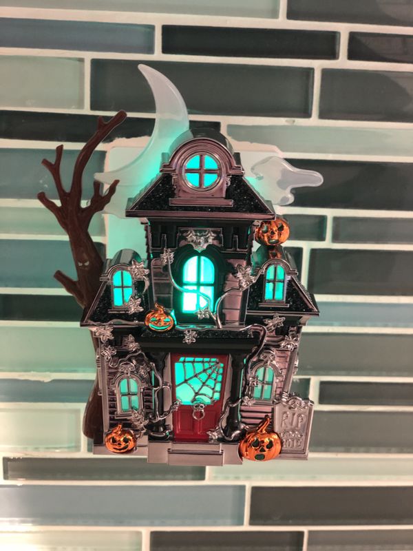 Bath and body works limited edition Halloween haunted house 24/7 light