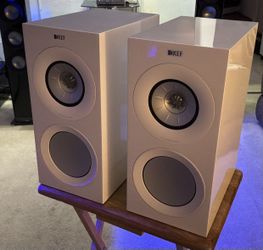 KEF R3 Non Meta Speakers (White Gloss, Pair