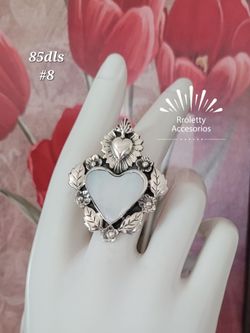Sterling Silver 925 Ring with  beautiful design style Frida and Moon Stone.