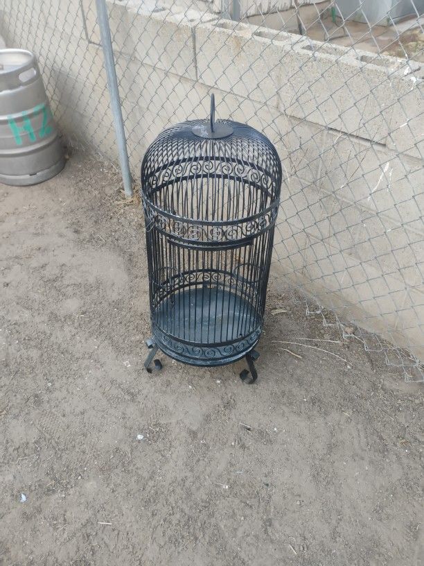 Bird Cage $30 As Is Used Not New So Keep It In Mind