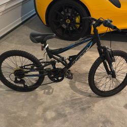 Mountain Bike (hyper)