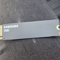 Samsung PM9A1a Series 512GB PCI Express 4.0 x4 NVMe M.2 2280 (SSD)
MZVL2512HDJD-00B07