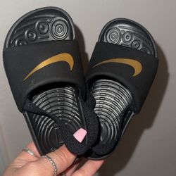 Size 7 Nike Sandals 