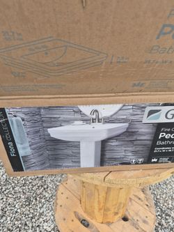 Pedestal basin