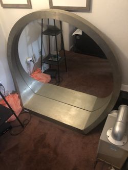 Round Mirror