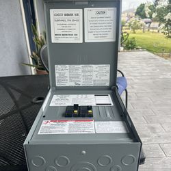 Square D 100amp Outdoor With 30 Amp Breakers 