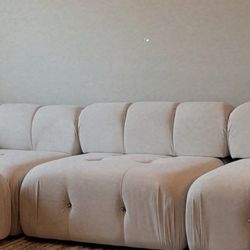 BRAND NEW MODERN SECTIONAL