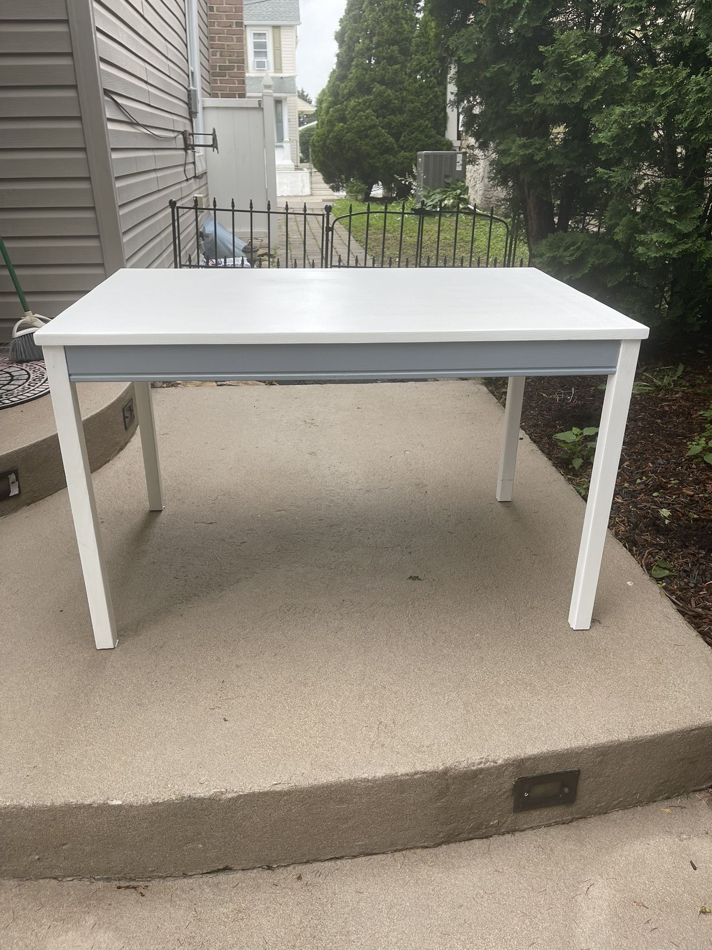 White And Grey Table