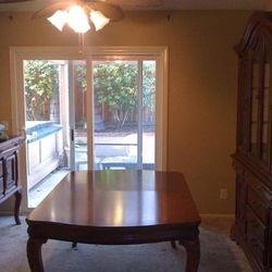 Gorgeous Dining Room Set - Excellent Condition 