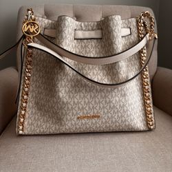 Michael Kors Mina Large Belt Chain Inlay Shoulder Bag