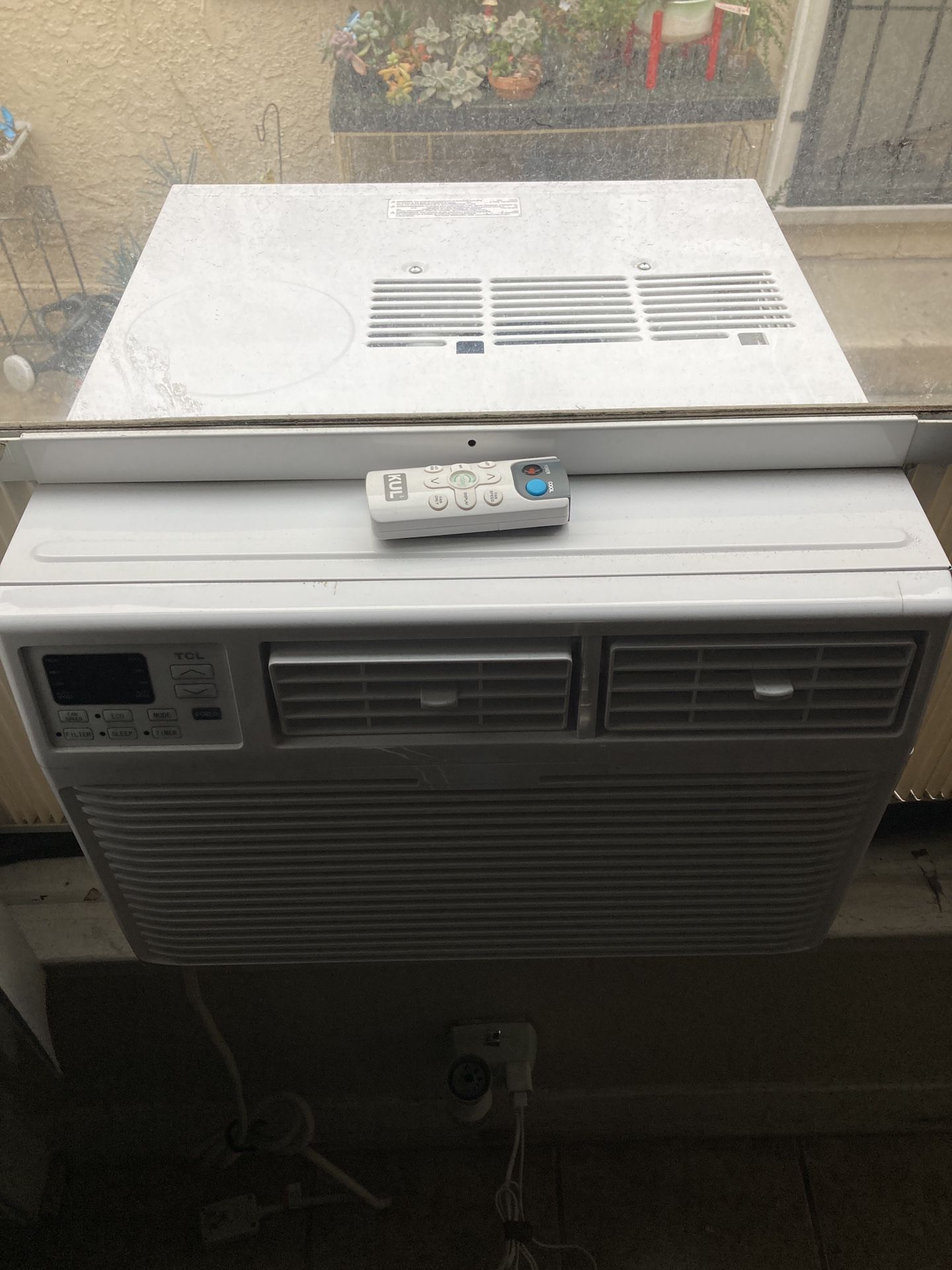 TCL 12,000 BTU window-air-conditioner