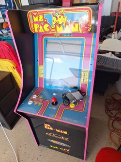 Ms Pac-Man stand up video game