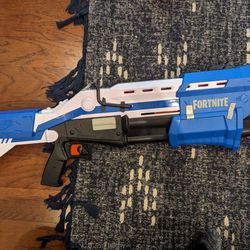 Nerf Fortnite Bossmerg-12 Toy Gun