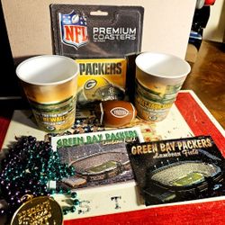 NFL, GREEN BAY PACKERS LOT : New coasters, plush football, cups, postcards, necklace, firm.