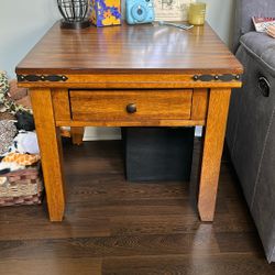 2 Wooden End Tables/Side Tables