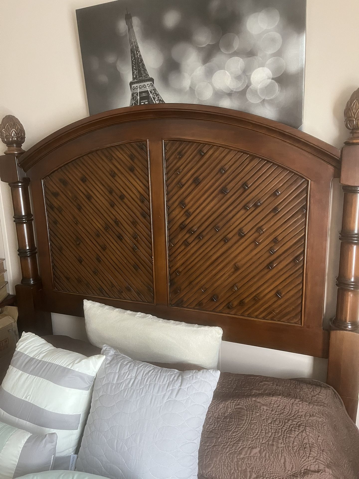 Queen Solid Wood Bed Ashley